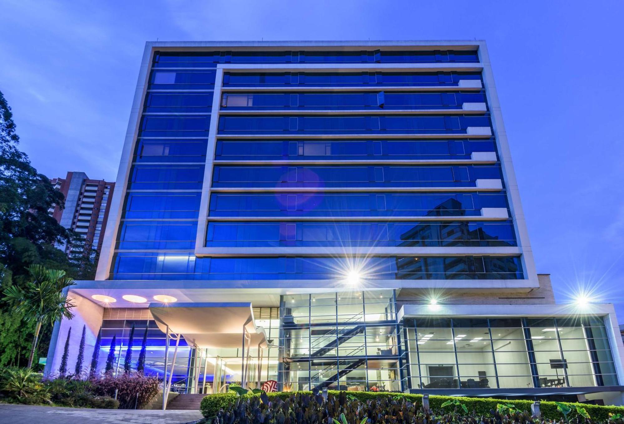 Отель Nh Collection Medellin Royal Экстерьер фото