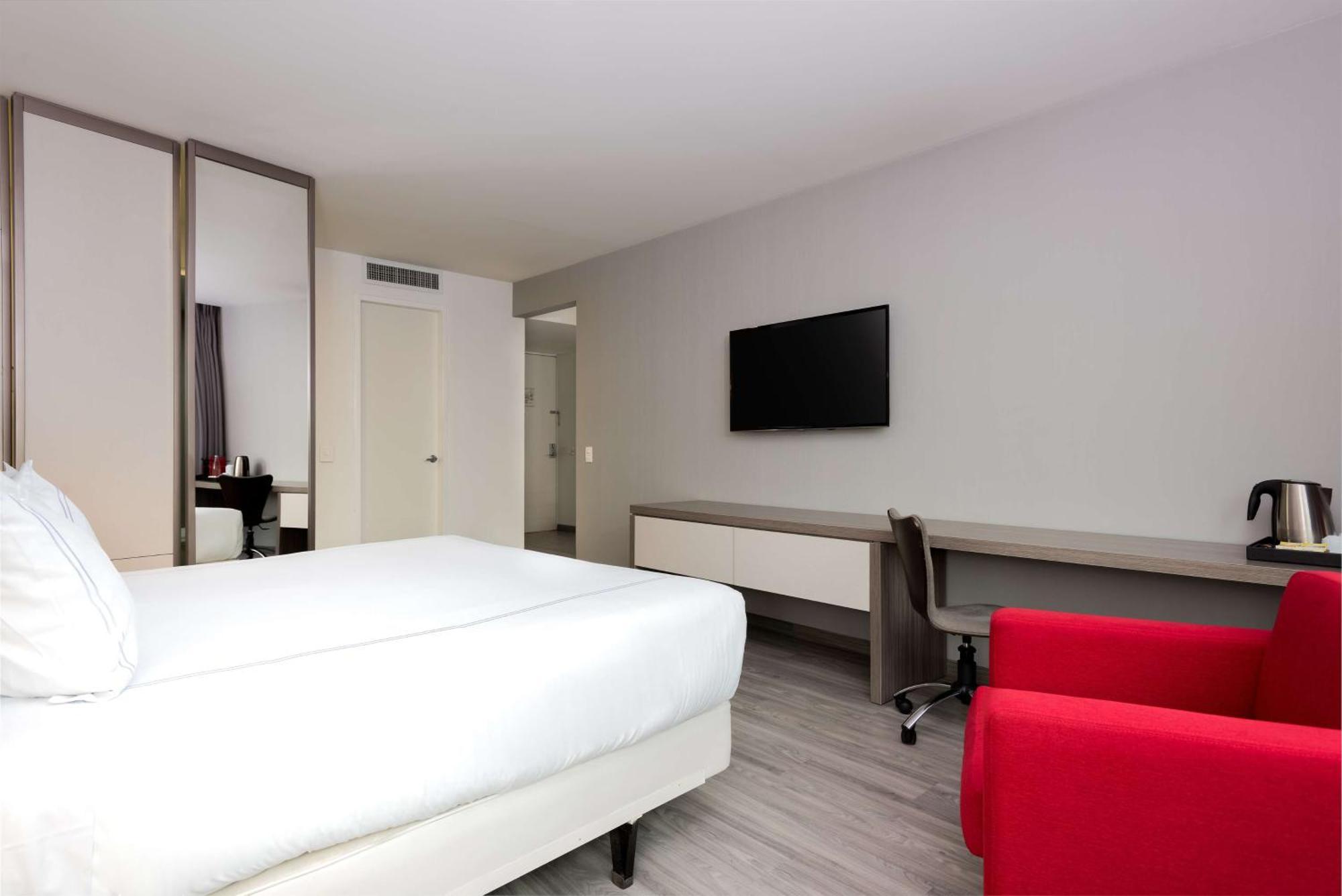 Отель Nh Collection Medellin Royal Экстерьер фото