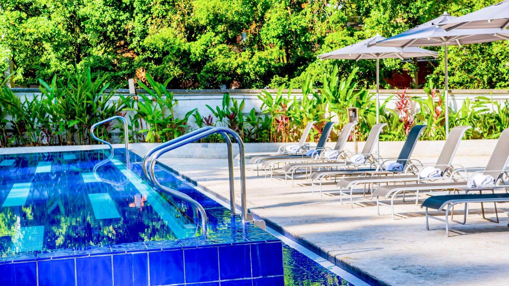 Отель Nh Collection Medellin Royal Экстерьер фото
