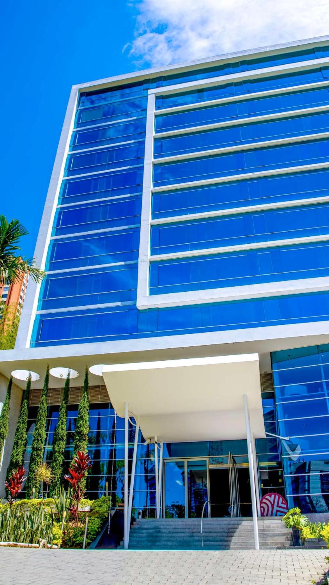 Отель Nh Collection Medellin Royal Экстерьер фото